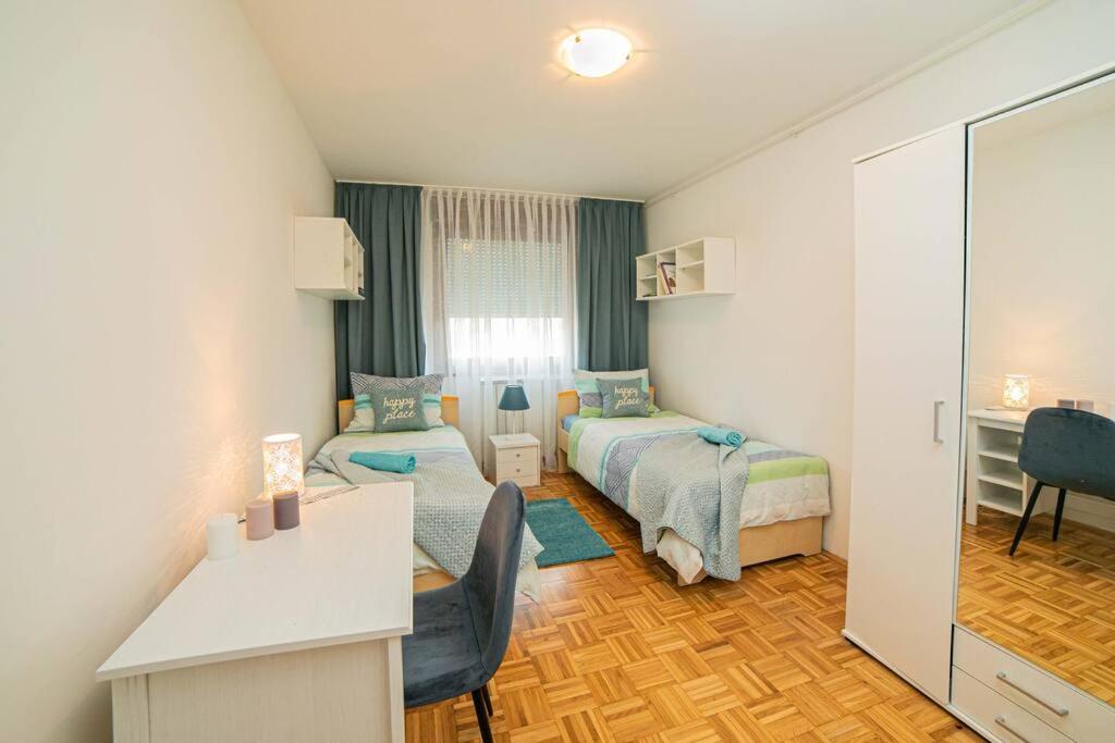 Sunny day -Arena Zagreb , 2 bathrooms, 102m², Buitenkant foto