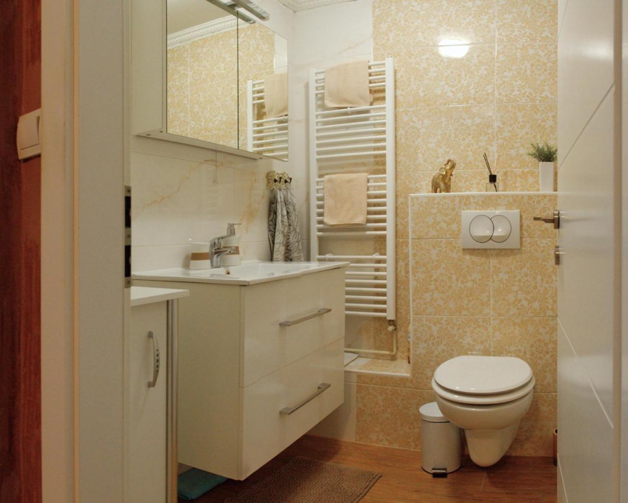 Sunny day -Arena Zagreb , 2 bathrooms, 102m², Kamer foto